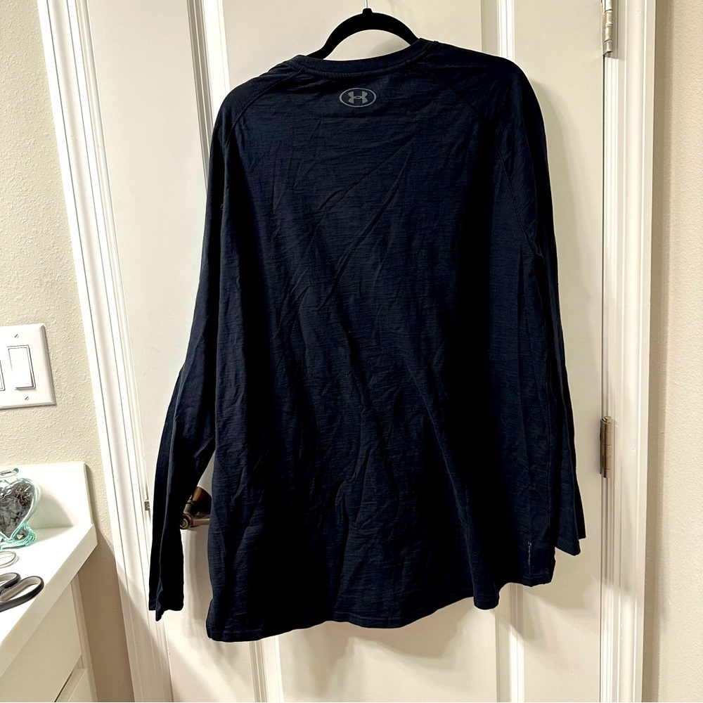 NWT UNDER ARMOUR L/S TOP XXL - Picture 2 of 3